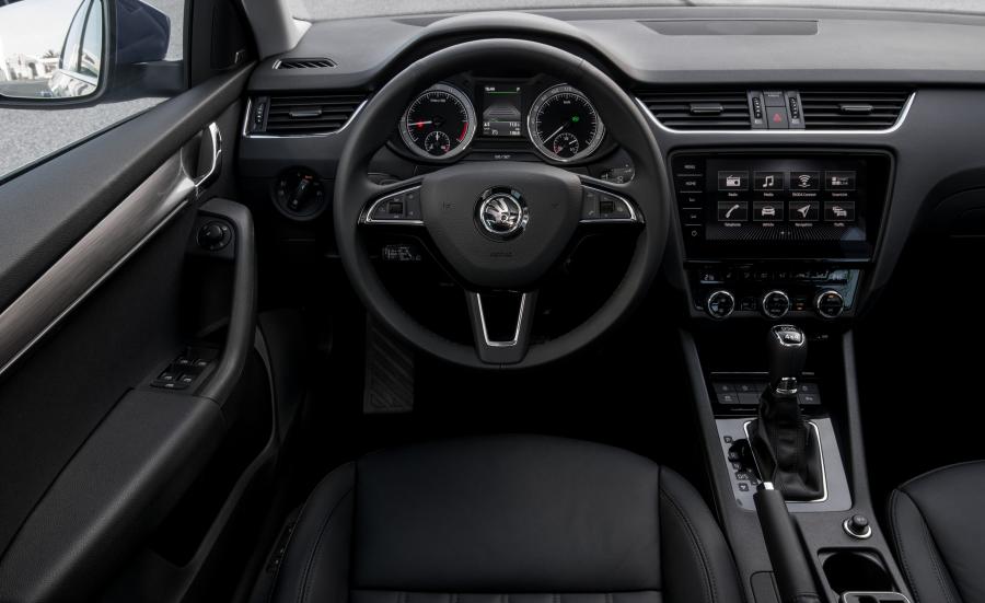 Интерьер Skoda Octavia 4x4 (5E) 2017 года  (WW) (фото 22 из 44)